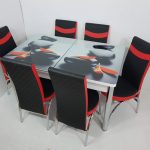 Set compus dintr-o masa si sase scaune.