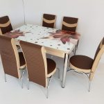 Set compus dintr-o masa si sase scaune.